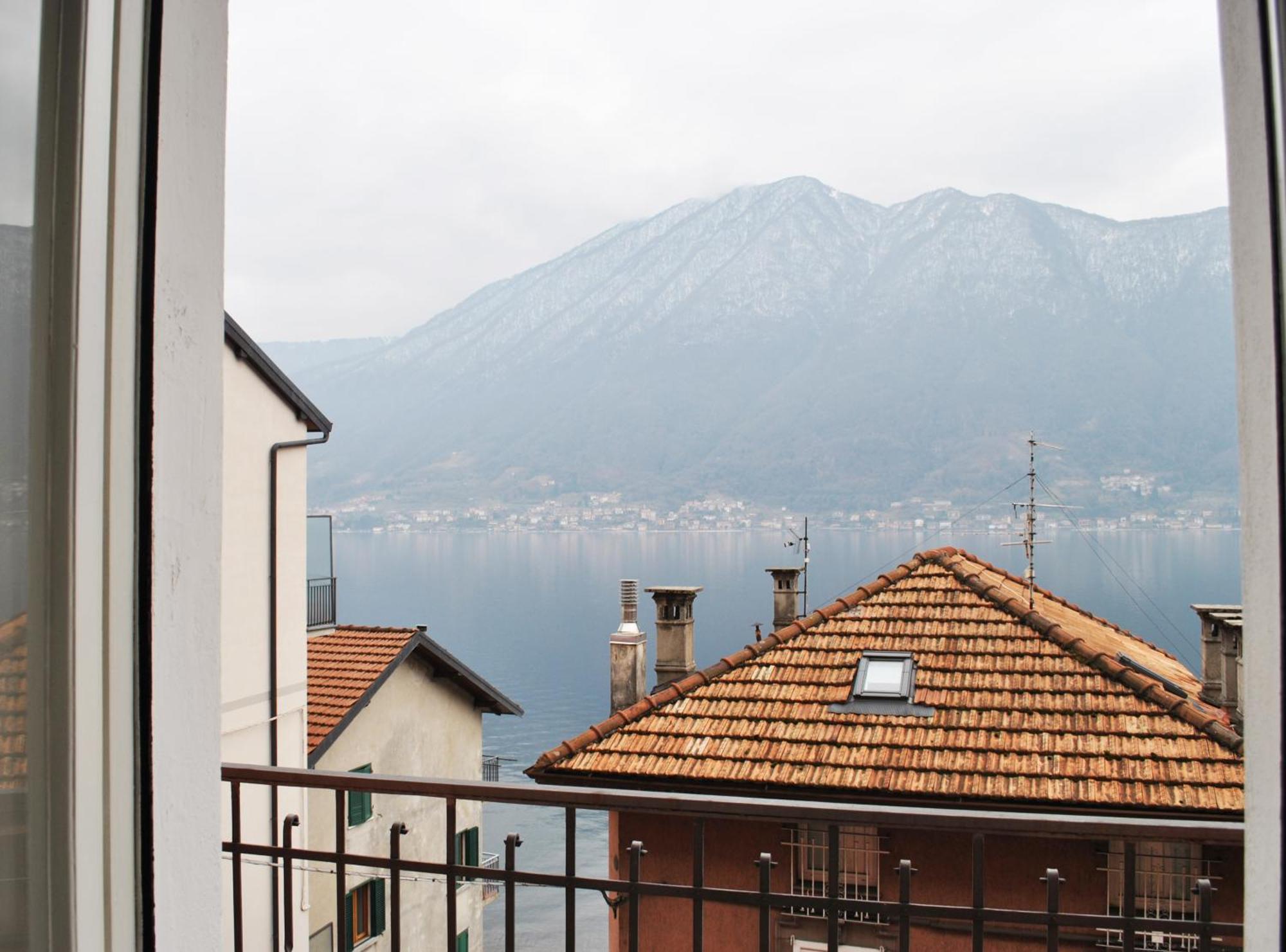 The Romantic Village House - Apartments With Lake View Colonno Exteriér fotografie