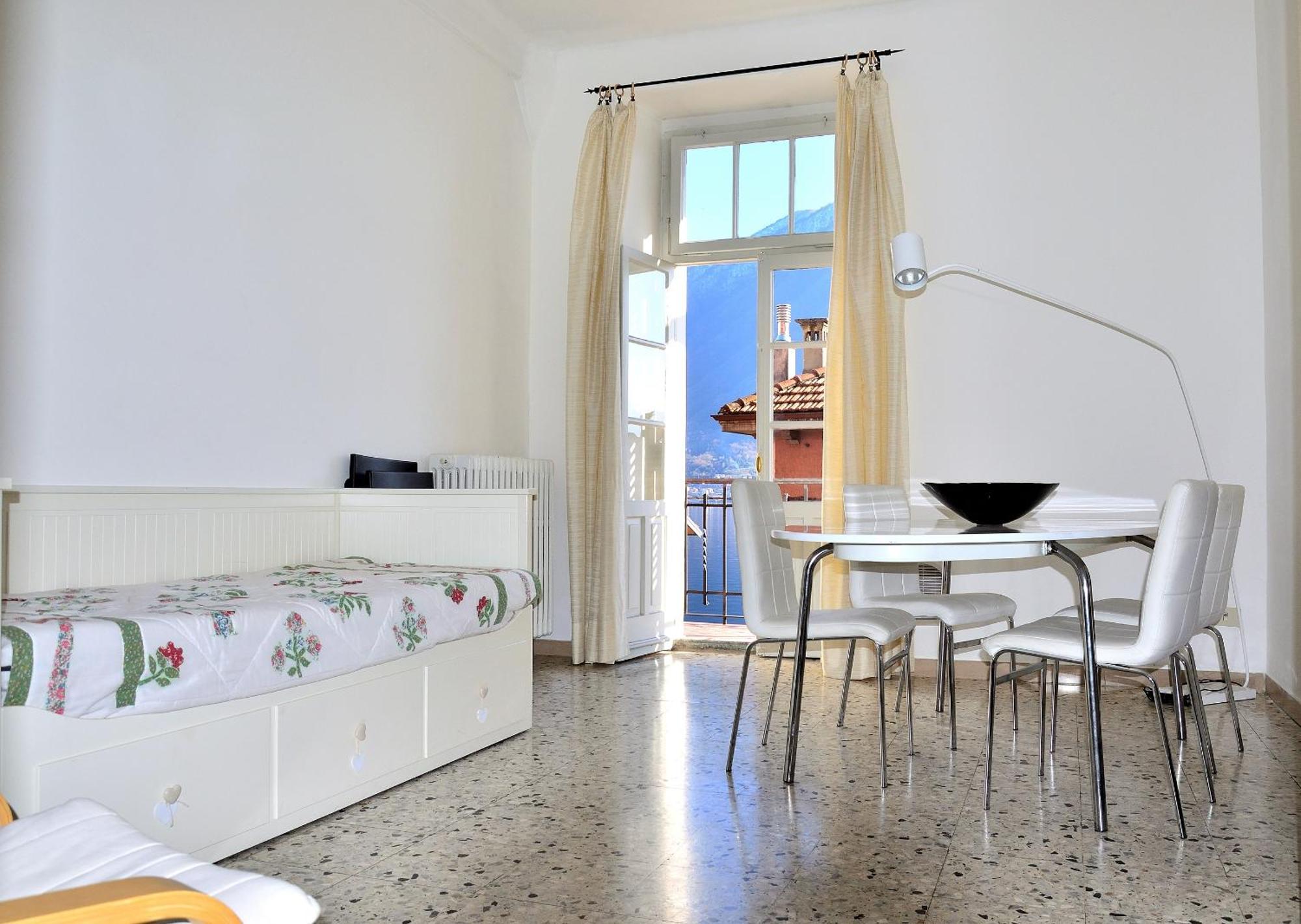 The Romantic Village House - Apartments With Lake View Colonno Exteriér fotografie